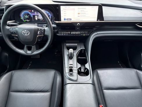 Used 2023 Toyota Crown AWD/4WD image 11