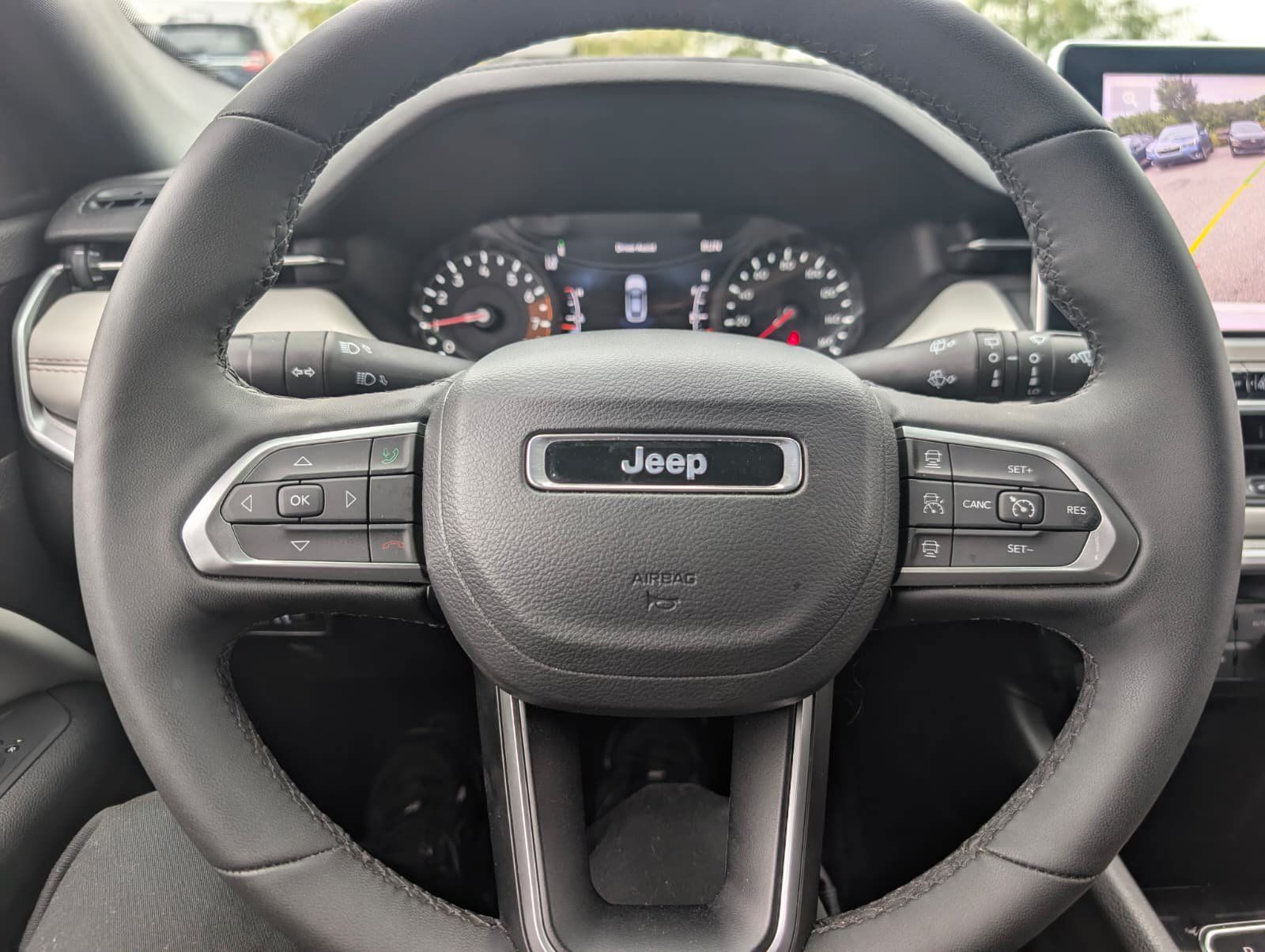 Used 2025 Jeep Compass Limited AWD/4WD image 17