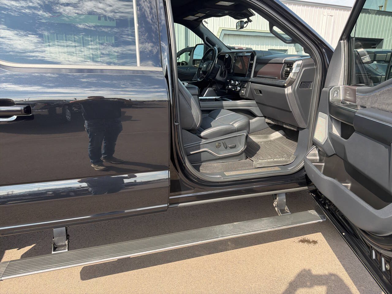 Used 2026 Ford F250 Platinum w/ Tremor Off-Road Package AWD/4WD image 19