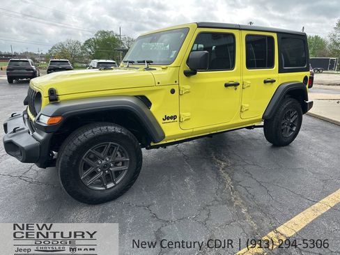 Used 2024 Jeep Wrangler Unlimited Sport AWD/4WD image 1