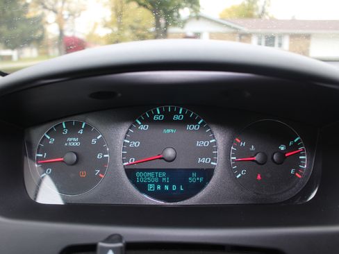 Used 2016 Chevrolet Impala LT image 22