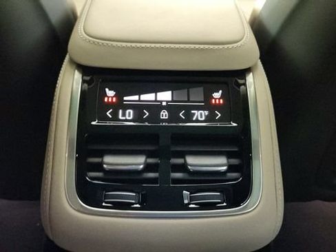 Used 2027 Volvo XC90 B6 Plus AWD/4WD image 33