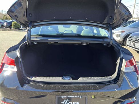 Used 2023 Hyundai Elantra Limited image 7