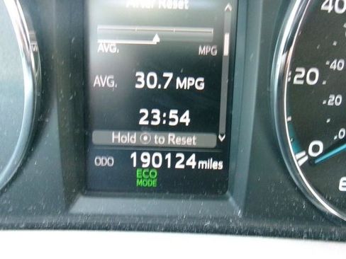 Used 2017 Toyota RAV4 XLE w/ Carpet Mat Package AWD/4WD image 19