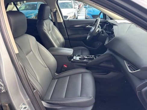 Used 2023 Buick Envision Essence image 9