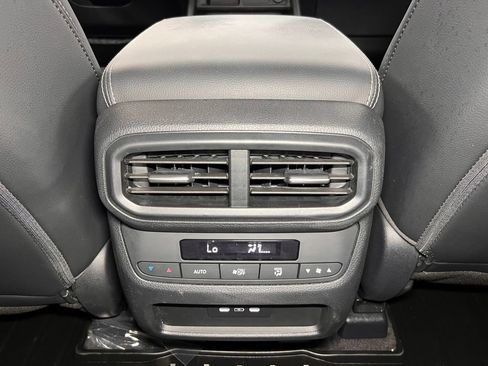 Used 2025 Honda Pilot EX-L image 22