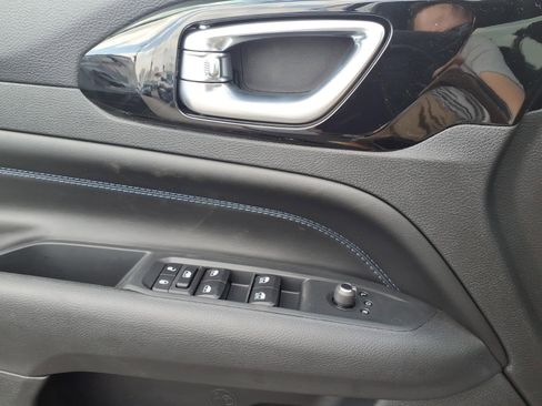 New 2026 Jeep Compass Latitude image 16