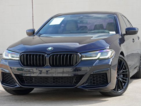 Used 2021 BMW 540i w/ M Sport Package RWD image 3