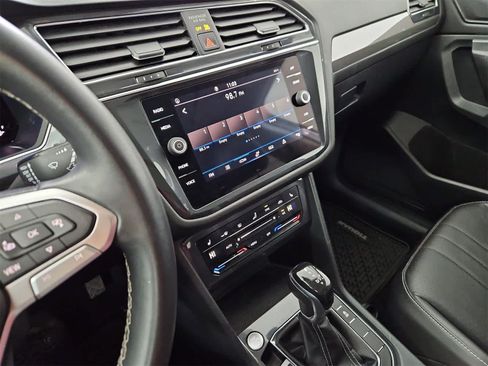 Certified 2022 Volkswagen Tiguan SE image 29