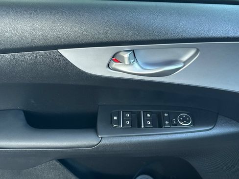 Used 2024 Kia Forte LXS w/ LXS Technology Package FWD image 11