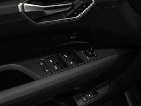 Used 2024 Audi e-tron GT Prestige image 44