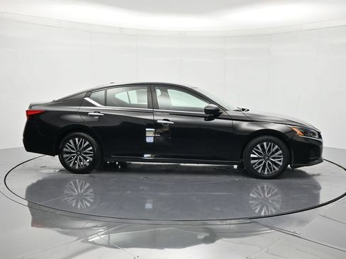 Certified 2024 Nissan Altima 2.5 SV FWD image 4