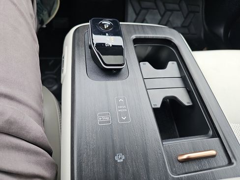 Certified 2025 Nissan Ariya AWD image 24