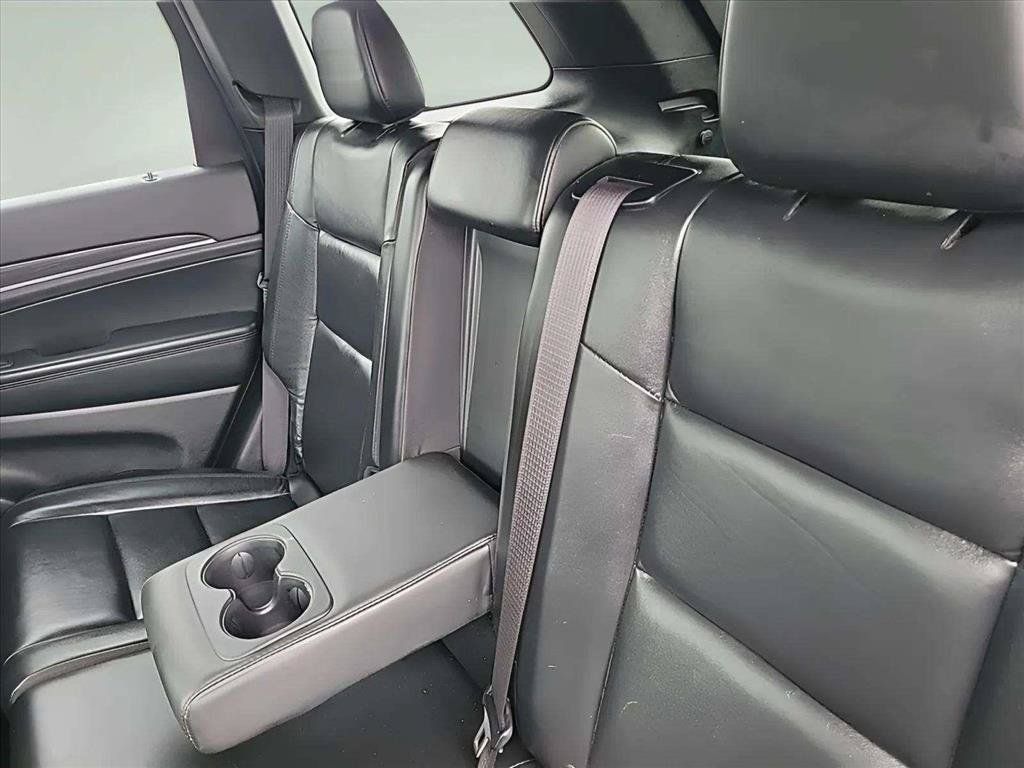 Used 2020 Jeep Grand Cherokee Limited AWD/4WD image 18