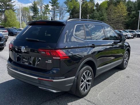 Used 2018 Volkswagen Tiguan SE w/ Panoramic Sunroof Package image 3