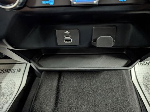 Used 2025 Ford F150 XLT w/ Equipment Group 301A Standard image 22