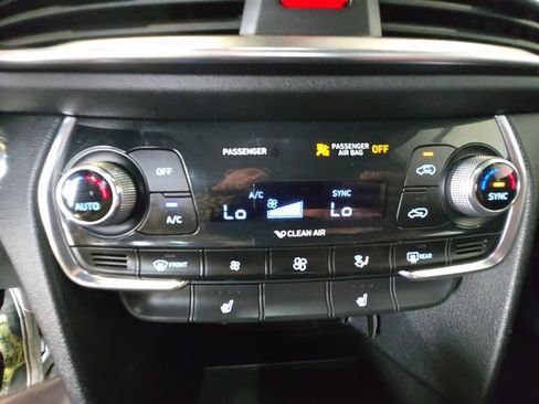 Used 2019 Hyundai Santa Fe Limited AWD/4WD image 17