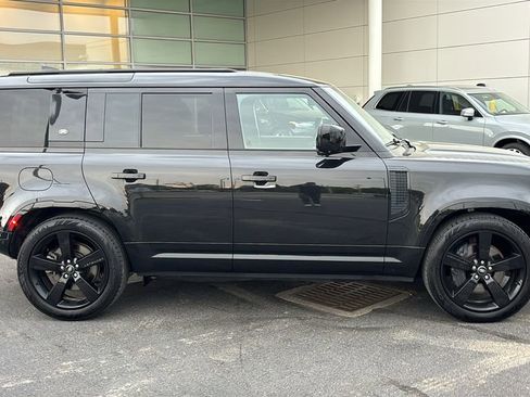 Used 2024 Land Rover Defender 110 X-Dynamic SE AWD/4WD image 28
