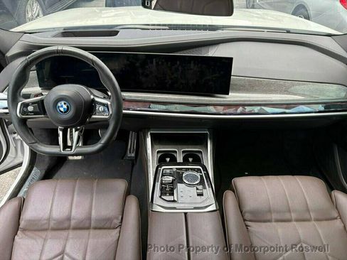 Used 2024 BMW i7 M70 w/ Premium Package AWD/4WD image 22