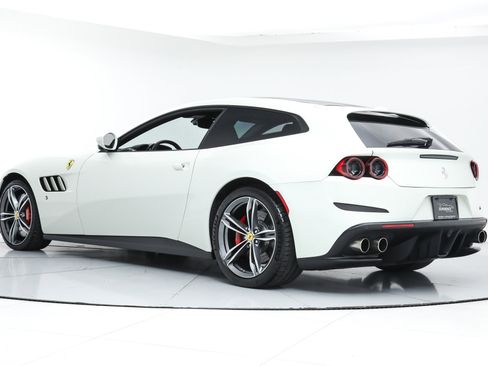 Certified 2020 Ferrari GTC4Lusso image 7
