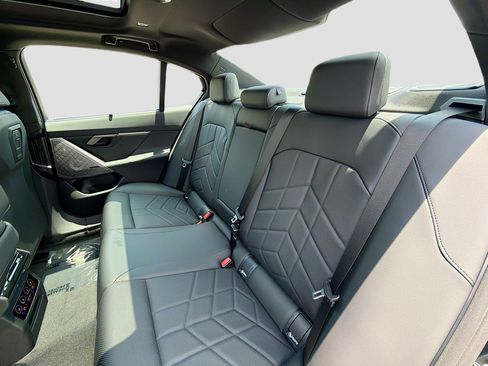 New 2027 BMW 550e xDrive w/ Executive Package AWD/4WD image 20