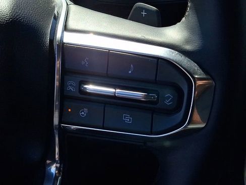 Used 2025 GMC Yukon Denali image 17