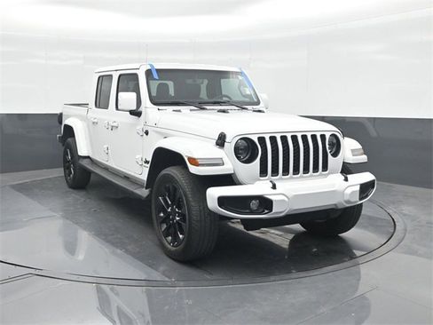 Used 2023 Jeep Gladiator Overland image 8