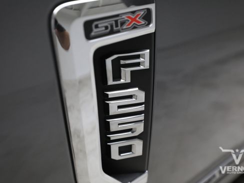 Used 2022 Ford F250 XL w/ STX Appearance Package AWD/4WD image 11