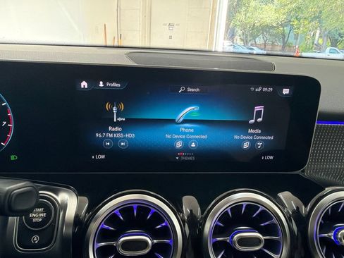 Certified 2020 Mercedes-Benz GLB 250 image 33
