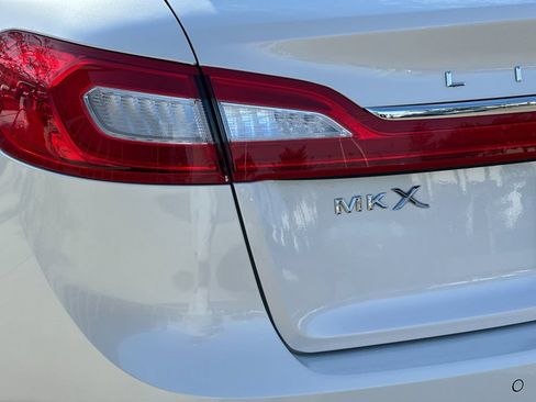 Used 2017 Lincoln MKX Reserve FWD image 26