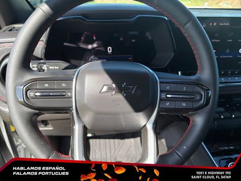 Used 2023 Chevrolet Colorado Z71 w/ Z71 Convenience Package 2 AWD/4WD image 16