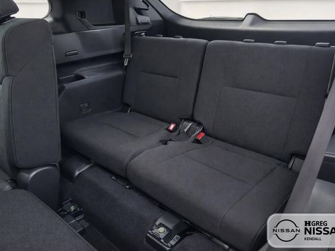 Used 2022 Mitsubishi Outlander ES FWD image 12