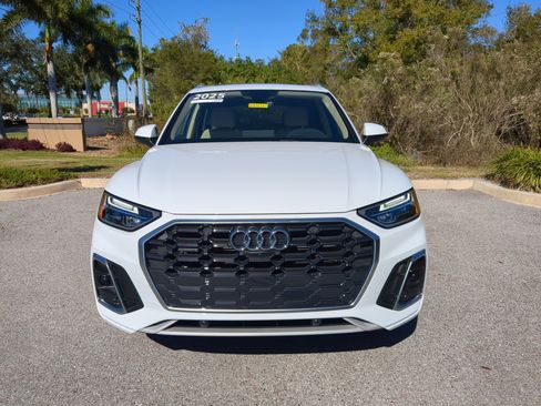 Certified 2025 Audi Q5 2.0T Premium Plus image 2