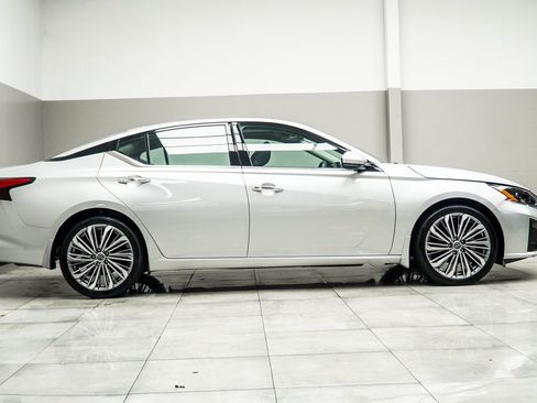 Used 2024 Nissan Altima 2.5 SL image 6