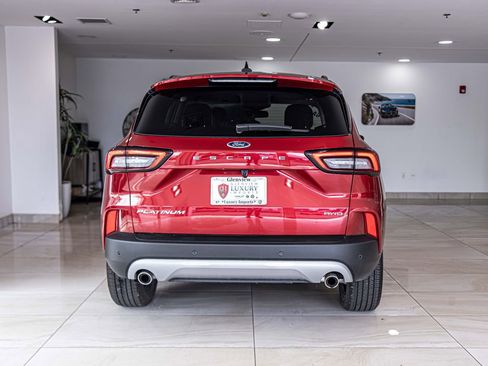 Used 2024 Ford Escape Platinum AWD/4WD image 13