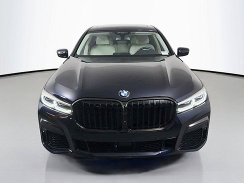 Used 2021 BMW 750i xDrive w/ Luxury Rear Seating Package AWD/4WD image 2