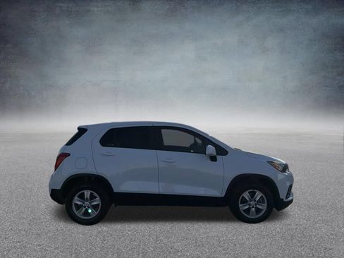 Used 2021 Chevrolet Trax LS w/ Tint and Cruise Package FWD image 2