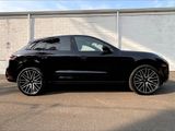 Certified 2025 Porsche Macan image 6