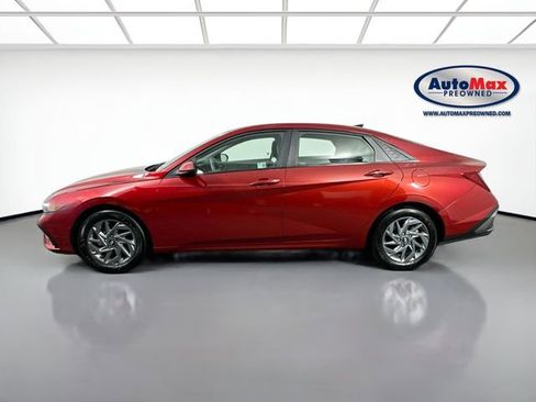 Used 2024 Hyundai Elantra SEL image 8