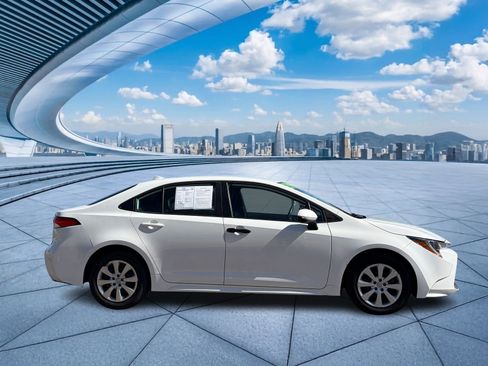 Used 2020 Toyota Corolla LE w/ Carpet Mat Package (TMS) image 3