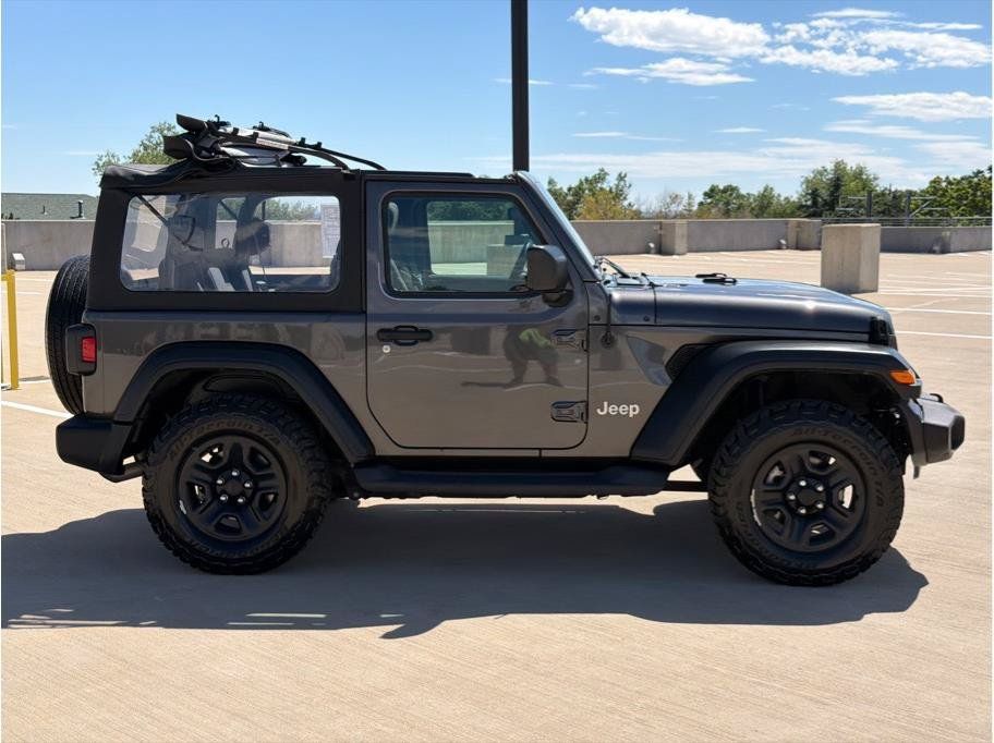 Used 2021 Jeep Wrangler Sport AWD/4WD image 14