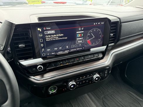 Used 2024 GMC Sierra 1500 SLT image 23