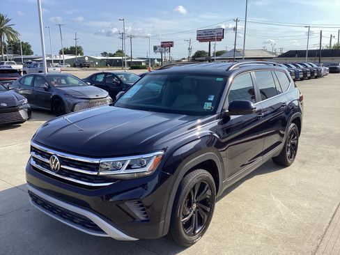 Used 2023 Volkswagen Atlas SE AWD/4WD image 3