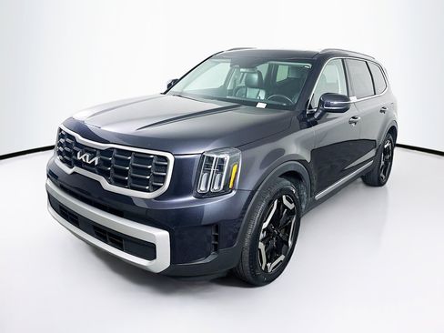 Used 2025 Kia Telluride S FWD image 3