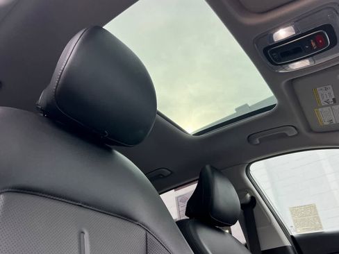 Used 2024 Hyundai Kona Limited image 19