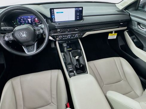 Used 2025 Honda Accord Touring image 30