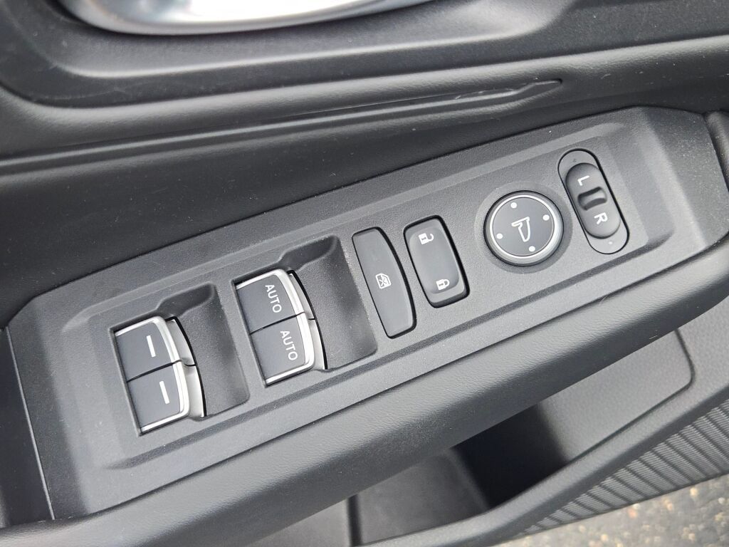 Used 2023 Honda Accord EX image 19