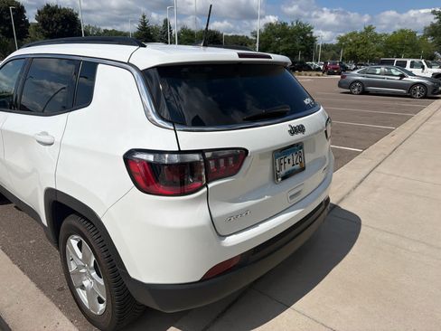 Used 2022 Jeep Compass Latitude AWD/4WD image 8