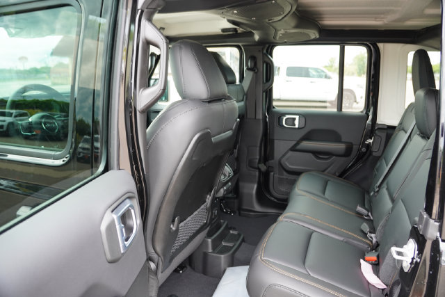 New 2027 Jeep Wrangler Unlimited Sahara AWD/4WD image 12