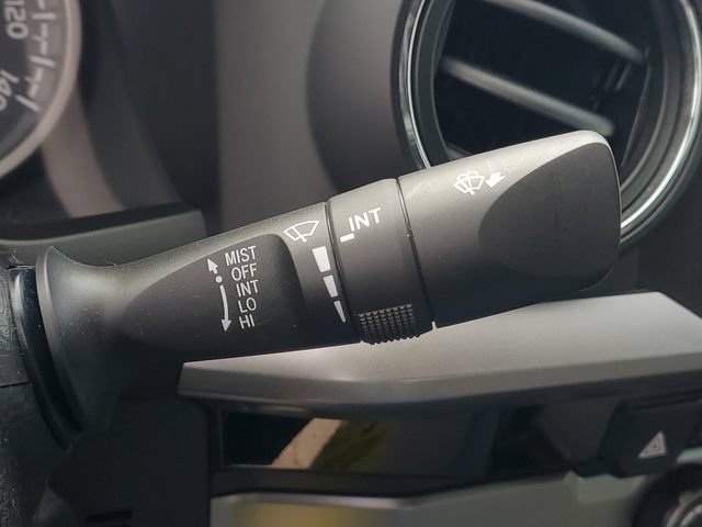 Used 2016 Toyota Tacoma SR5 w/ Towing Package RWD image 18